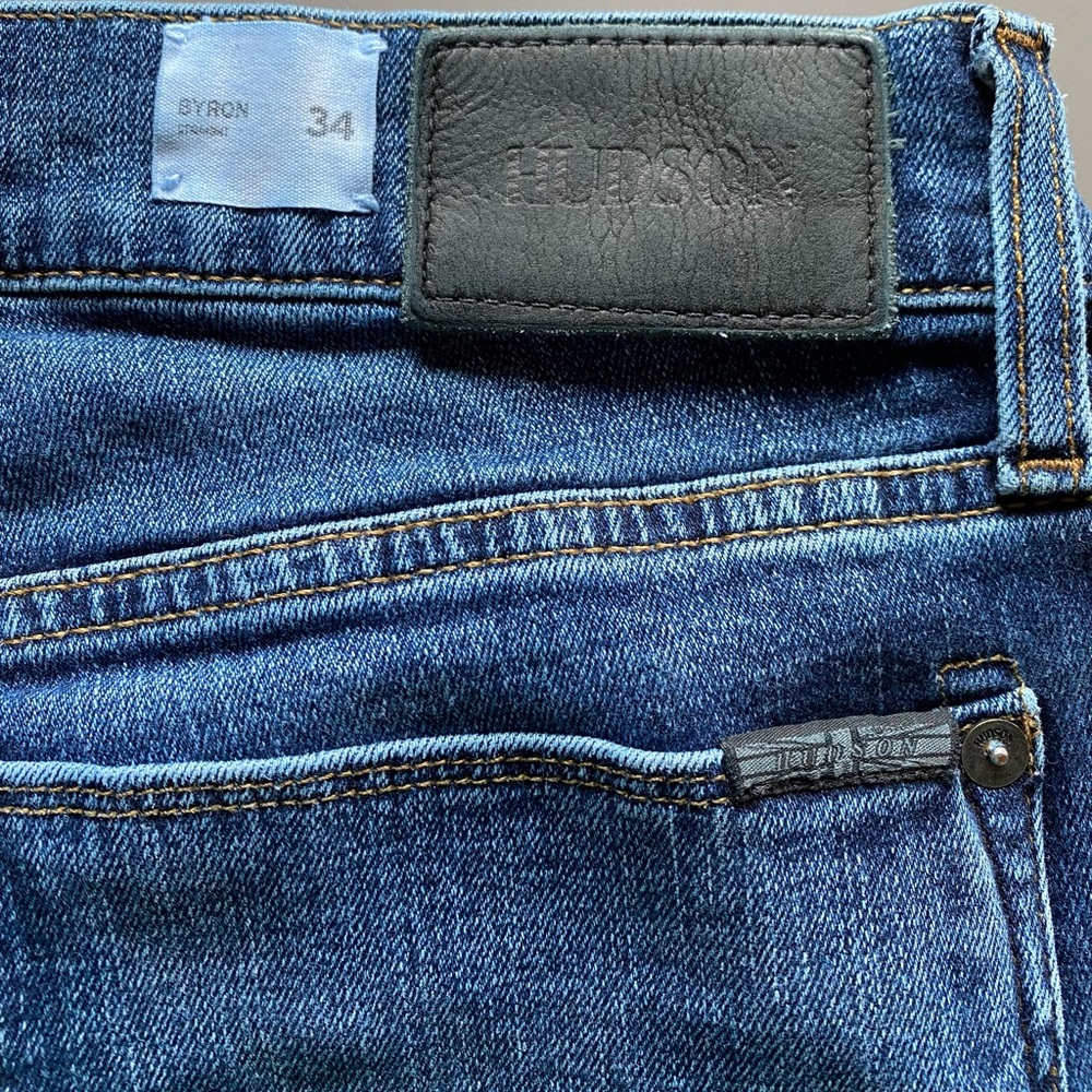 Almost new Hudson zipper fly size 34 “Byron” cut jeans